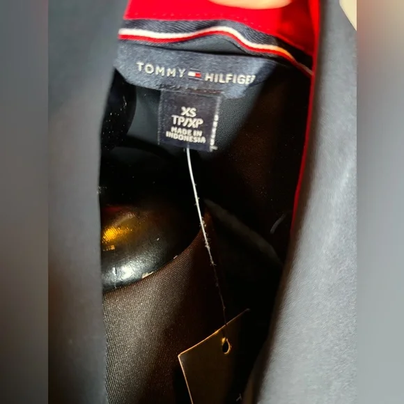 Tommy Hilfiger blouse. New with tags. Adjustable waist. Chiffon like 100polyest - Picture 8 of 8